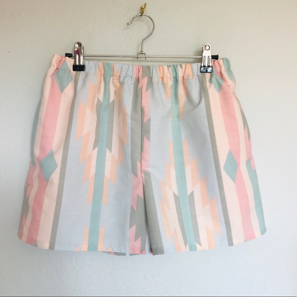 2/$18 - Women’s Pull On Shorts Size Small